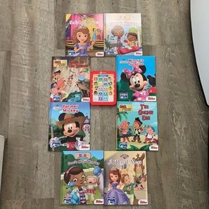 Disney Me reader book set! Like new!